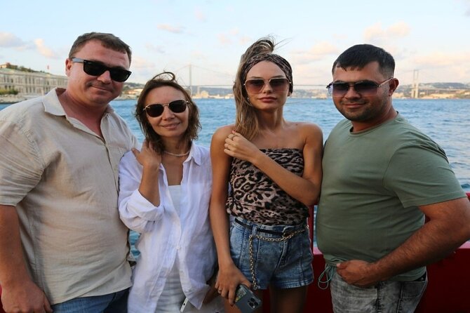 2 Hours Bosphorus Cruise Boat Tour in Istanbul - The audio guide needs preparation
