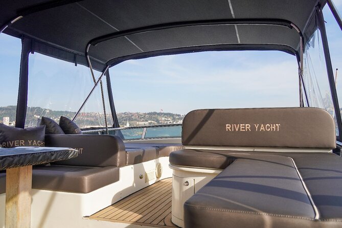 2 Hours Luxury Private Yacht Cruise on the Bosphorus - Anadolu Hisarı, Küçüksu, and Beylerbeyi