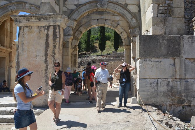 3-Hour Private Ephesus, Terrace Houses, Cruiser Only - Lunch, ceramics, and Turkish carpets