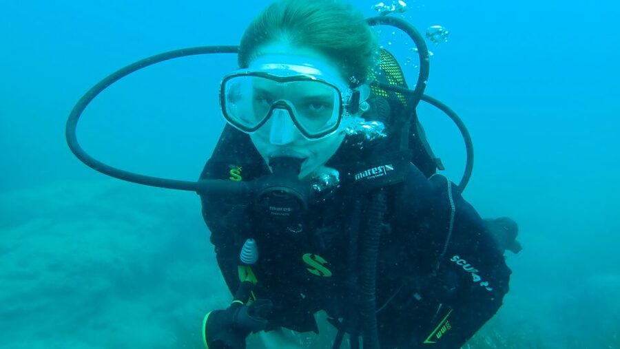 Alanya: 2 Guided Scuba Dives with Lunch and Hotel Transfers - Learning to Breathe Underwater