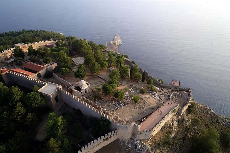 Alanya: Castle Tour with Damlatas Cave & Cable Car Options - Guides, drivers, and the feel of the ride