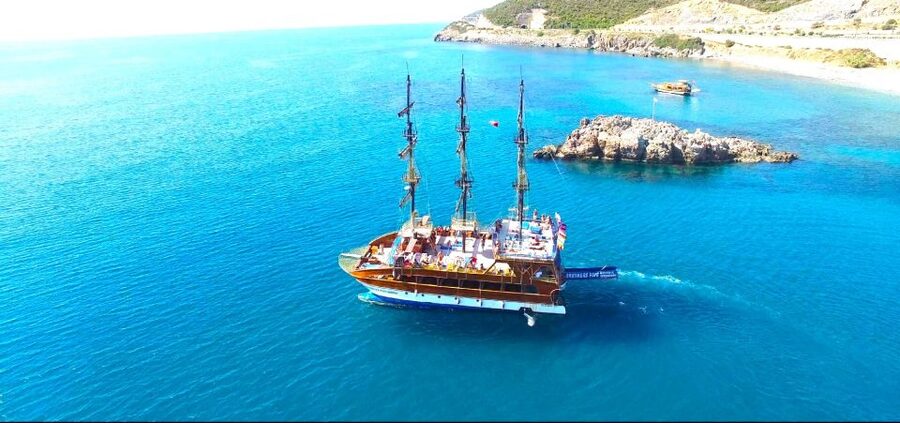 Alanya: Catamaran Boat Trip with Sunbathing and Swimming - Seeing Pirates Cave and Lovers Cave from the sea