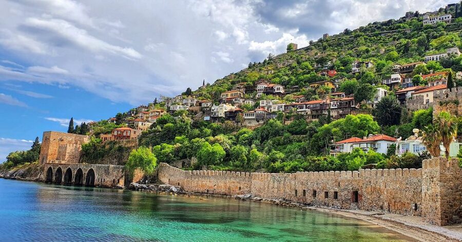 Alanya: Catamaran Boat Trip with Sunbathing and Swimming - Lunch, soft drinks, and time to cool down
