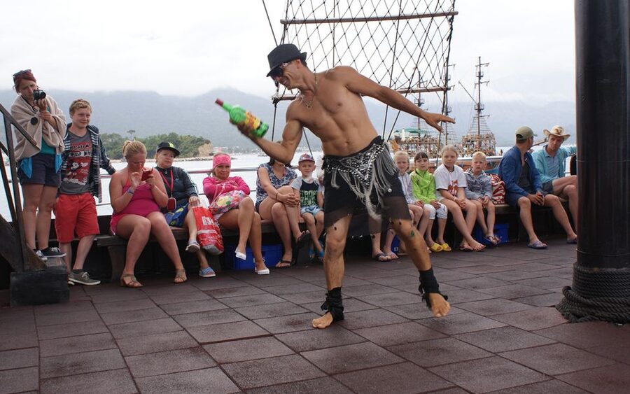 Alanya: Catamaran Boat Trip with Sunbathing and Swimming - The final stop near Devil’s Cave