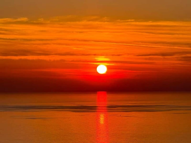 Alanya Optional Alcoholic Sunset Boat Cruise and Foam Party - How the timing changes your day