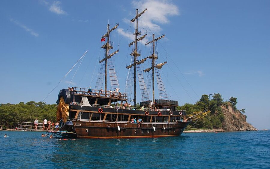 Alanya: Pirate Boat Tour with Unlimited Soft Drinks & Lunch - Getting from your hotel to Alanya Harbor