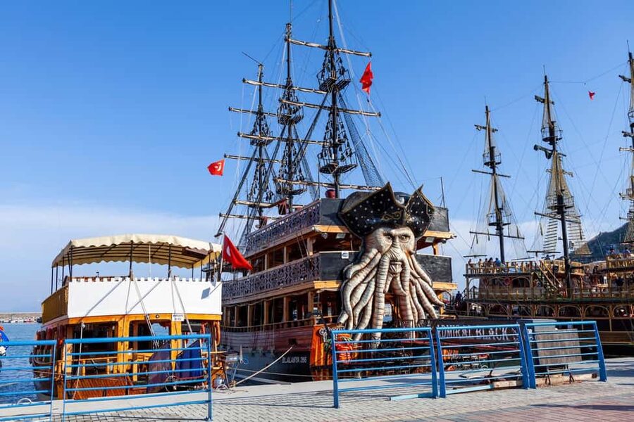 Alanya: Pirate Boat Trip with Lunch and Drinks - Key points to know before booking