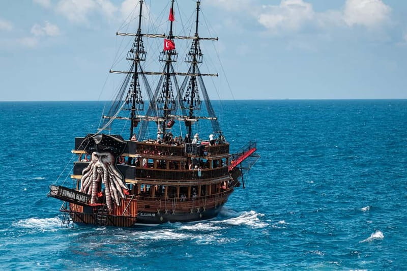 Alanya: Pirate Boat Trip with Lunch and Drinks - Phosphorus Cave and the first long swim
