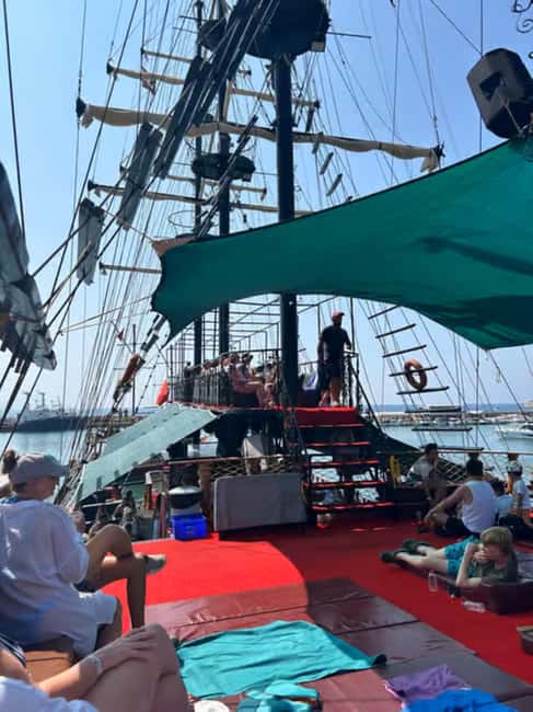 Alanya: Pirate Boat with Lunch and Unlimited Drinks - Who should book this pirate cruise?
