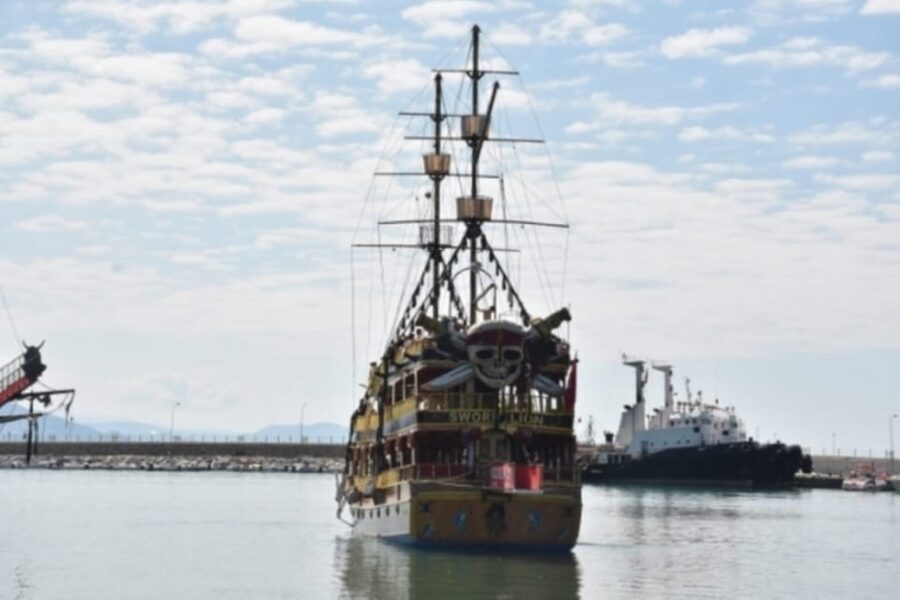 Alanya: Pirate Ship Cruise with Food and Swimming Stops - Pickup, meeting point, and timing