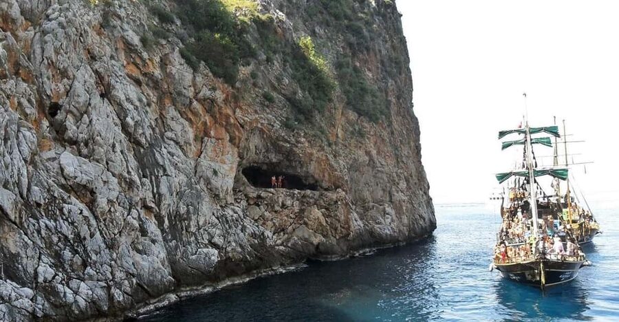 Alanya Relaxing Family Boat Tour Without Foam And Loud Music - Key points at a glance