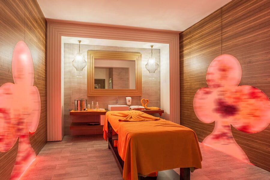 Alanya: Turkish Bath and Massage with Hotel Transfers - The face mask and Turkish tea slow the pace down