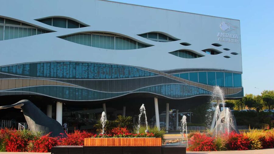 Antalya: Aquarium, Wax Museum, Snow World, Wild Park - Starting with the main aquarium areas