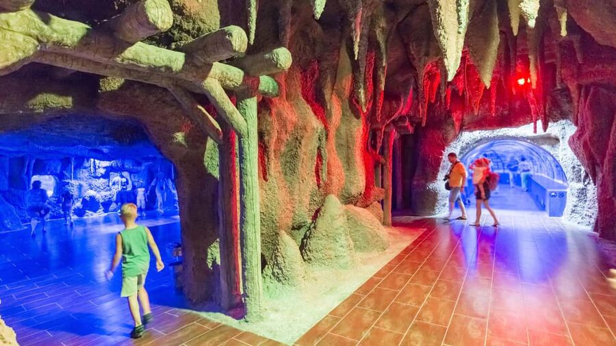 Antalya: Aquarium, Wax Museum, Snow World, Wild Park - Arriving at Antalya Aquarium between 10:00 am and 7:00 pm