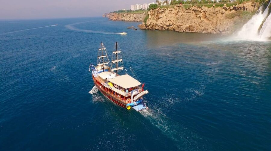 Antalya: Beach & Waterfalls Boat Trip w/ Lunch & Soft Drinks - Sea caves and the secret swimming stop