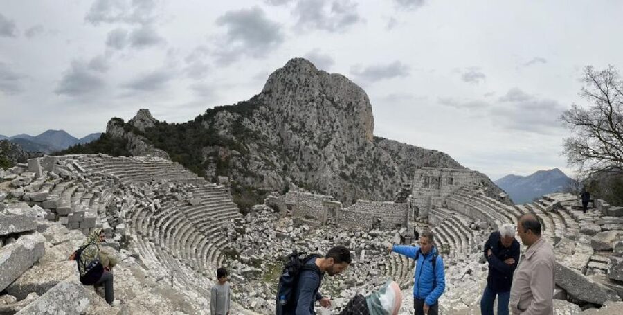 Antalya: Hiking in Termessos Ancient City - Entering the ancient city through its scattered ruins