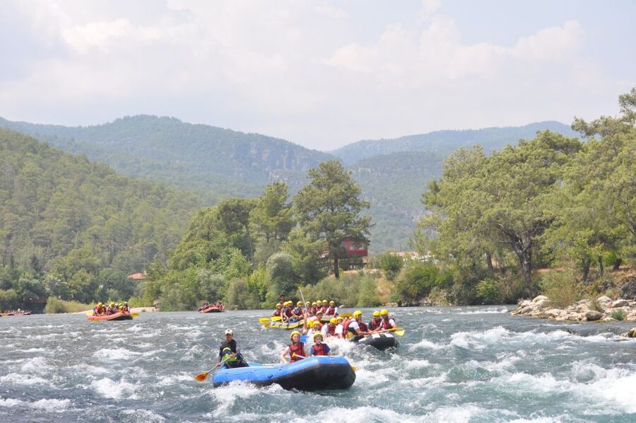Antalya/Kemer: Koprulu Canyon Whitewater Rafting with Lunch - Ten rapids, water fights, and guide-led fun
