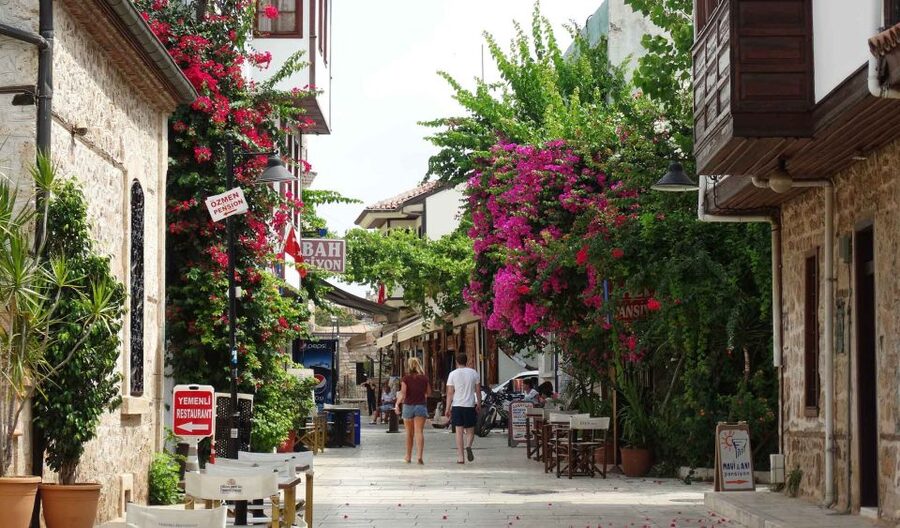 Antalya/Kemer: Old City, Waterfalls, Olympos Cable Car, Boat - The guides make the schedule work