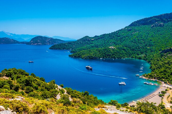 Blue Lagoon, Butterfly Valley and Oludeniz Islands Boat Trip - The Boat, Crew, Music, and Crowd