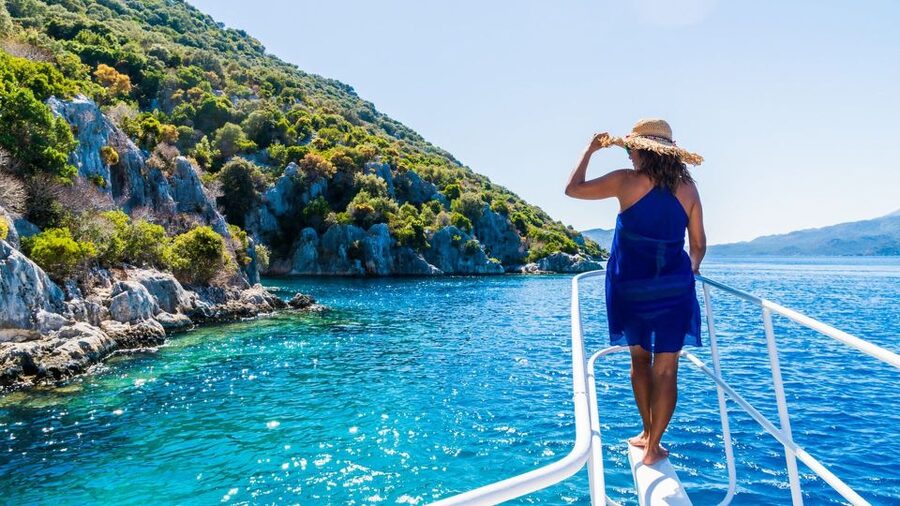 Bodrum: Orak Island Boat Tour with Swim Stops and Lunch - Getting to the harbor and choosing your departure