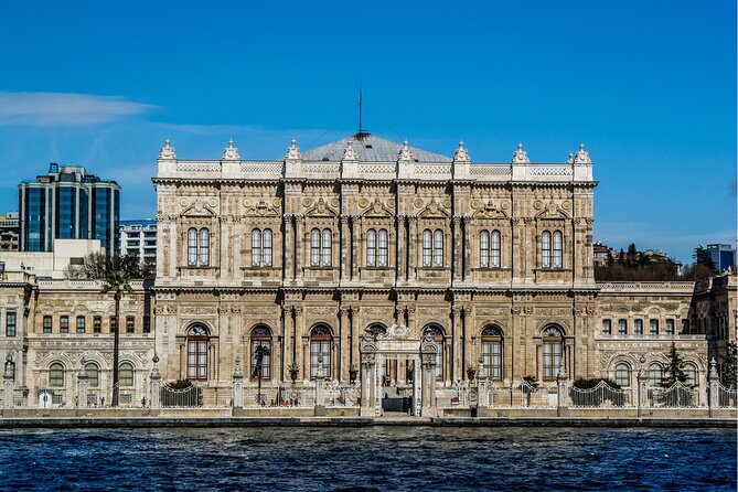 Bosphorus Evening Cruise: Dinner, Live Shows & Private Table - Rumeli Fortress and the narrow strategic waterway