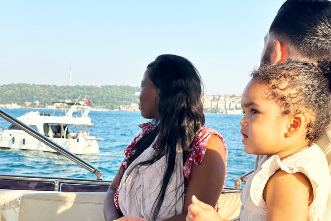 Bosphorus & Golden Horn: Sunset Yacht Cruise with Expert Guide - Beylerbeyi Palace and Üsküdar