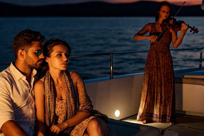 Bosphorus Night Cruise with Luxury Yacht - Çırağan Palace, Ortaköy, and the First Bridge