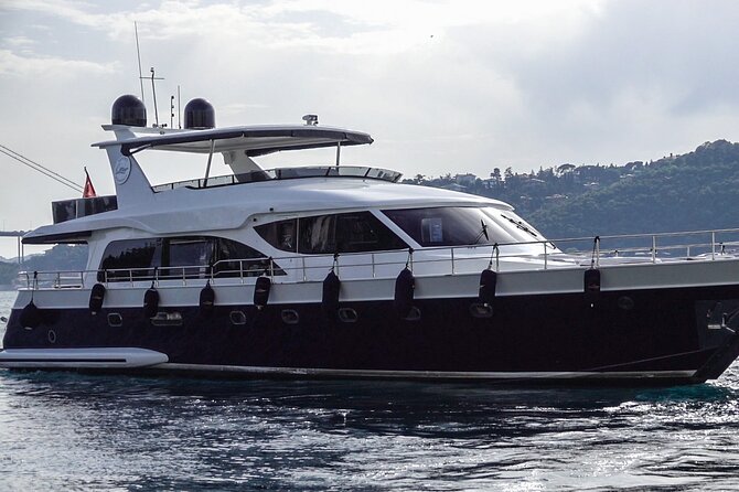 Bosphorus Yacht Cruise Experience: Visit the Asian Side - Küçüksu Palace, Anadolu Hisarı, and Çengelköy