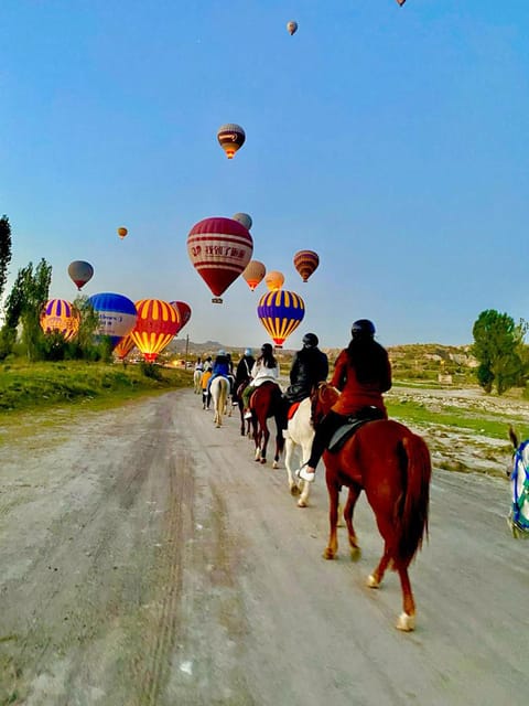 Cappadocia: Horseback Tour with Sunrise and Sunset Options - Horses and guides for first-time riders
