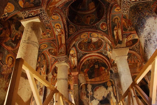 Cappadocia Red Tour (Pro Guide, Tickets, Lunch, Transfer incl) - How the guide and vehicle shape the day