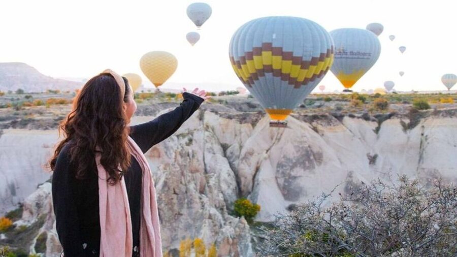 Cappadocia: Sunrise Balloon Watching Tour - Food, water, and the cold morning problem