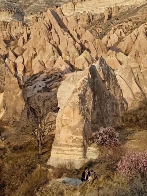 Cappadocia: Sunset Rose Valley Hiking Tour - Meeting in Göreme and Reaching the Trail