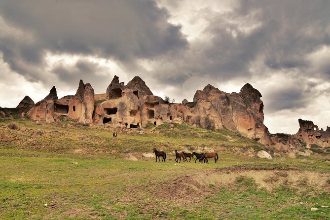 Cappadocia Tour - Cave dwellings and Göreme Panorama