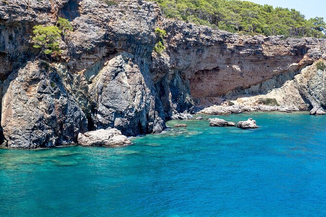 Dolphin Island Boat Trip – Swim, Sun & Lunch Included - Lunch on the gulet