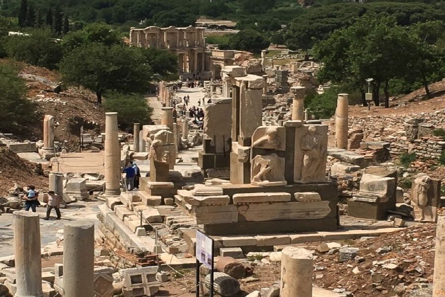Ephesus: House of Virgin Marry & Artemis w Lunch & Ticket - Walking into ancient Ephesus