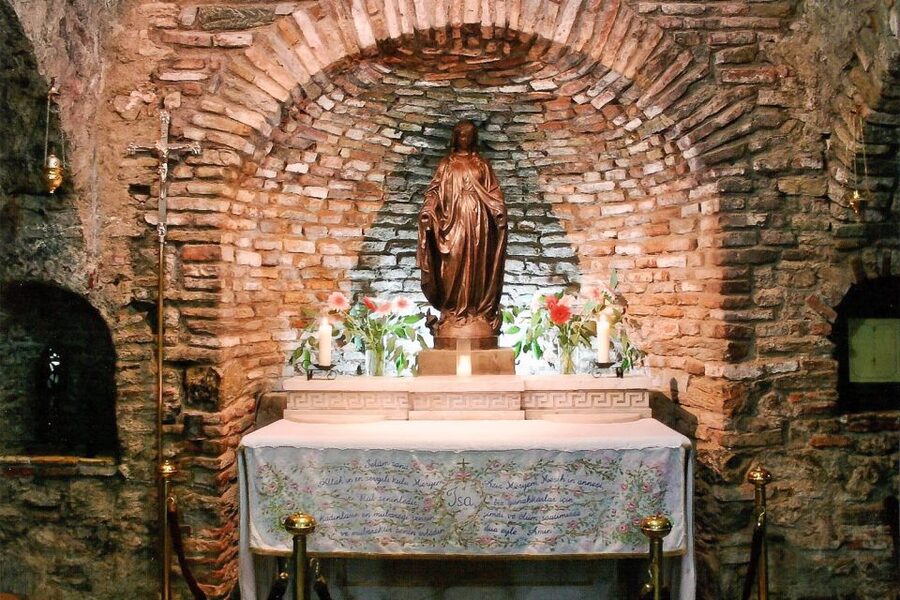 Ephesus: House of Virgin Marry & Artemis w Lunch & Ticket - An open buffet lunch in Selçuk