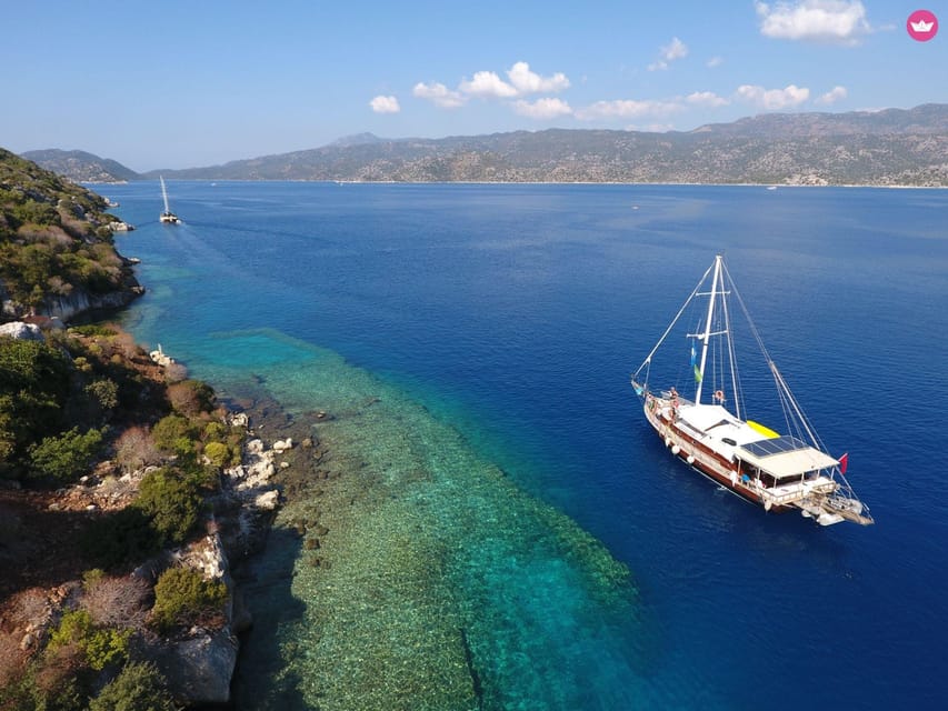 Fethiye: 12 Islands Boat Tour with Lunch and Hotel Pickup - The crew, photographer, and onboard extras