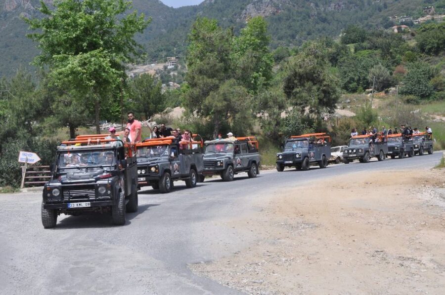 From Alanya: Jeep Safari Tour with Lunch at Dim River - Lunch beside the Dim River