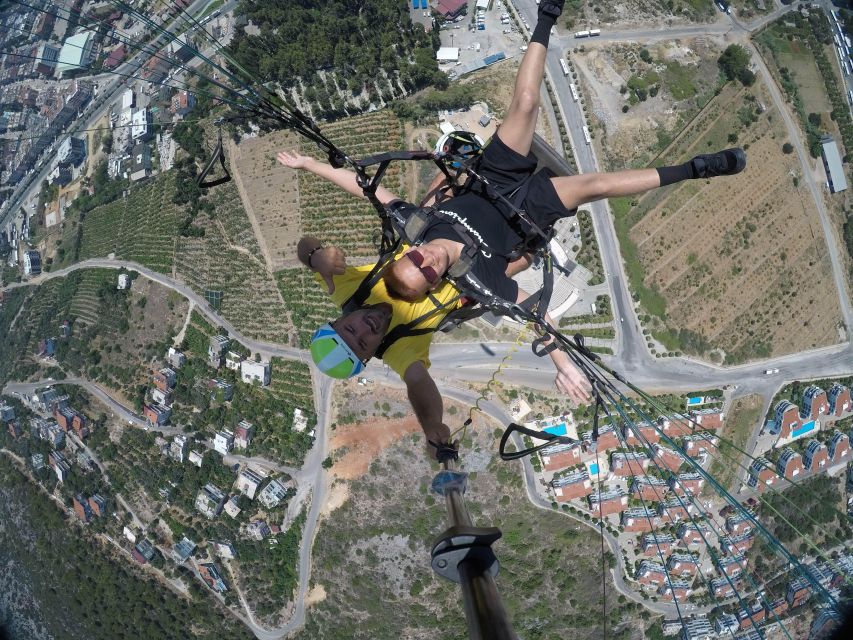 From Alanya: Tandem Paragliding With Transfer and Insurance - What the pilots add to the outing
