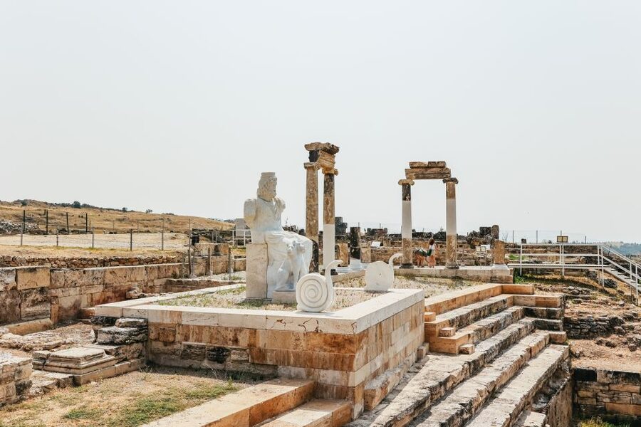 From Antalya/Kemer: Pamukkale and Hierapolis Tour with Lunch - Heat, walking, and the practical realities