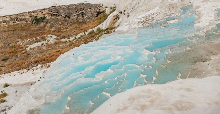 From Antalya/Kemer: Pamukkale and Hierapolis Tour with Lunch - Arriving at Pamukkale’s white terraces