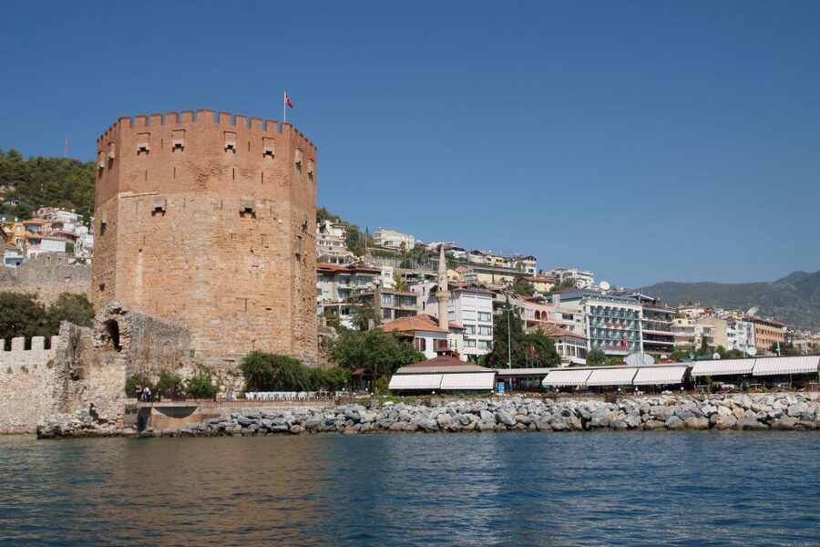 From City of Side: Alanya Guided Tour with Boat Trip & Lunch - One and a half hours to find Alanya yourself