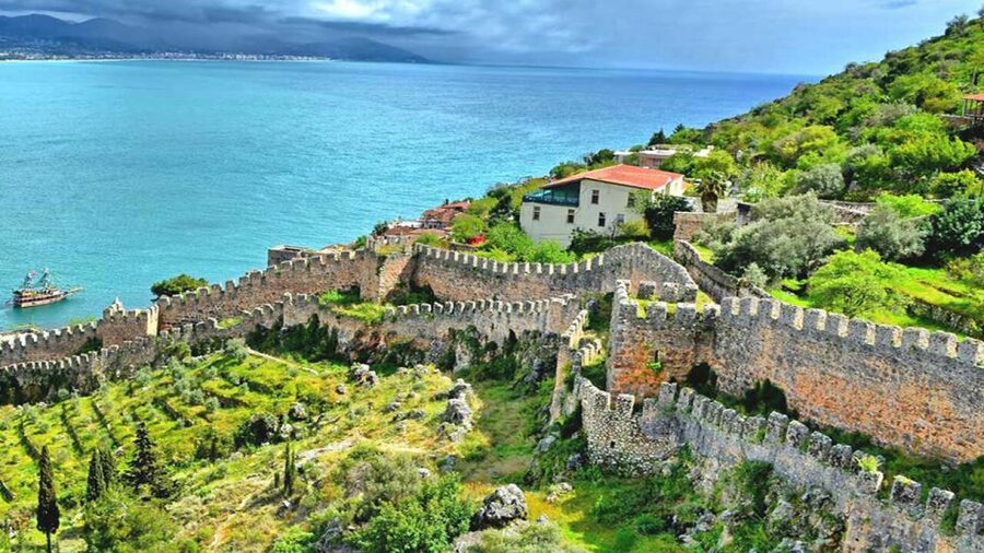From city of Side: Guided Day Trip to Alanya City - The boat trip around Alanya’s harbor