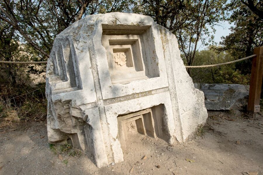 From Istanbul: 2-Day Tour to Gallipoli & Troy - Walking through Gallipoli’s battlefield