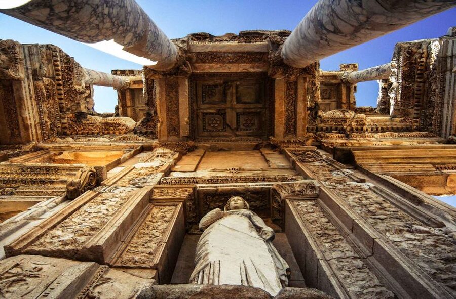 From Izmir: Ephesus Guided Day Trip with Transfer & Lunch - Entering Ephesus and reading the ruins
