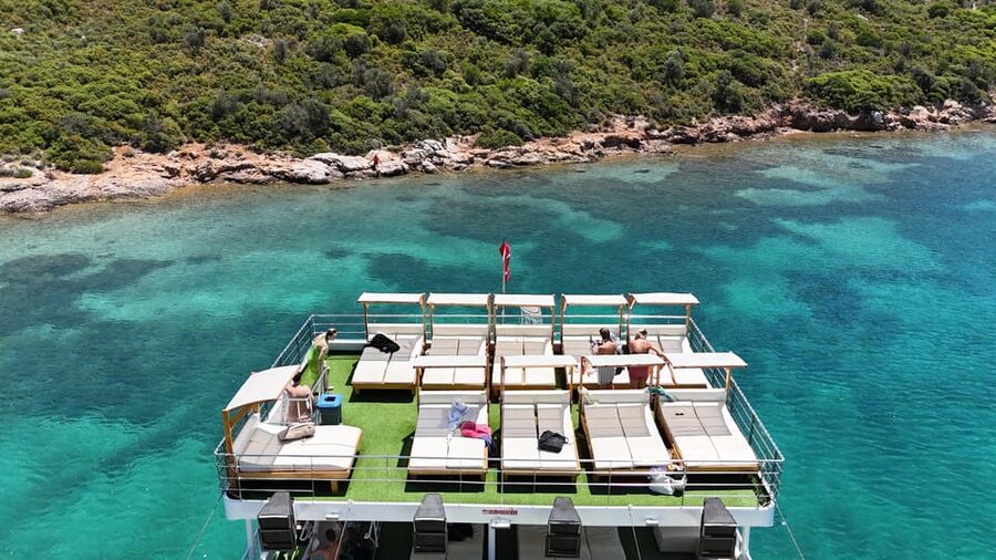 From Izmir: Full Day Boat Trip around Cesme with BBQ Lunch - Aquarium Bay: your first chance to swim