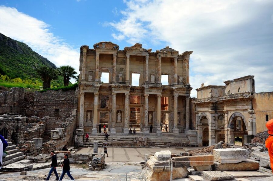 From Izmir: Full-Day Ephesus Tour with Lunch - Lunch in Selcuk and the local-food stop