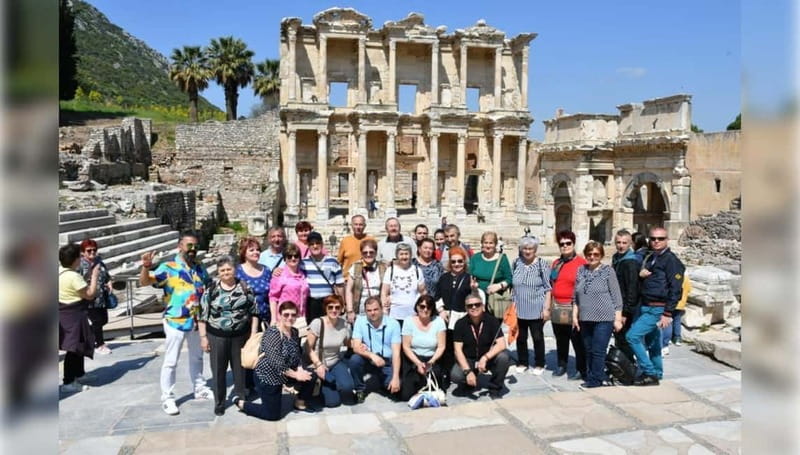 From Kusadasi: Ephesus Highlights Tour for Cruise Customers - Guides, pacing, and the quality of the day