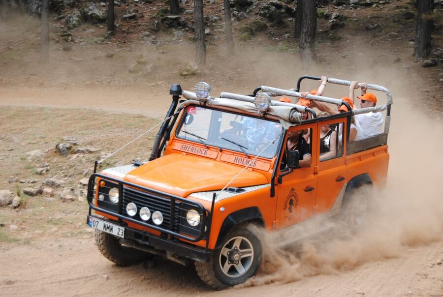 From Kusadasi: Full-Day National Park Jeep Tour with Lunch - Water fights in the mountain heat