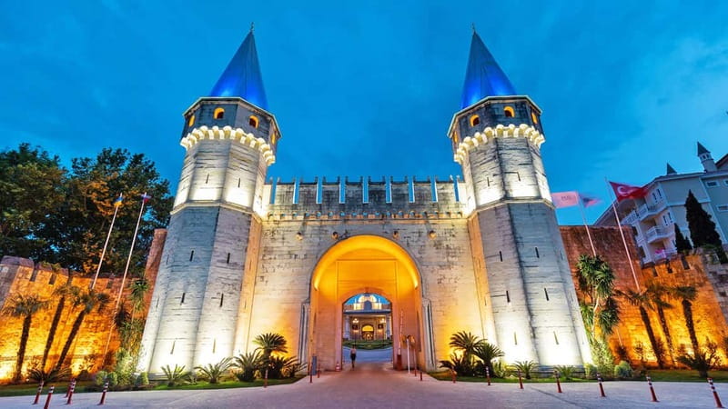 Full Day Istanbul 1, 2 or 3-Day Private City Guided Tour - Day two: spices, the Bosphorus, and Ottoman grandeur
